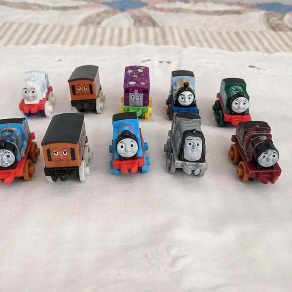 Ten (10) Thomas the Train Minis - Picture 5 of 5